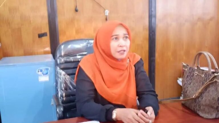 Ketua Komisi I DPRD Kota Palangka Raya, Mukarramah