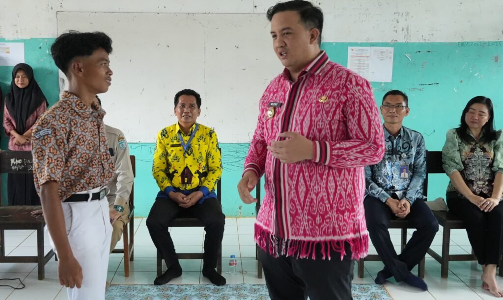 0108.Kisah Bupati Lamandau Menginspirasi Pelajar