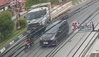 1608.Siswi SMK di Palangka Raya Tewas Diduga Terlindas Truk