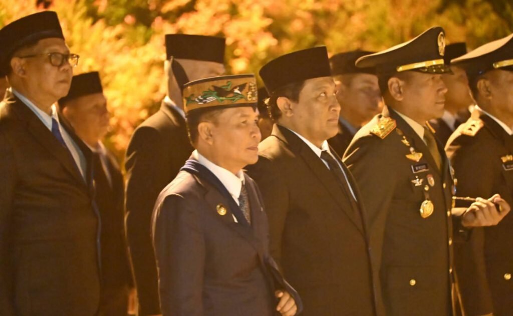 1708.Pemprov Kalteng Gelar Apel Kehormatan di Taman Makam Pahlawan