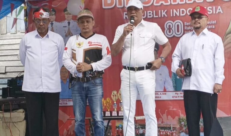 1808.Anggota DPRD Kapuas Apresiasi Lomba Karaoke HUT RI