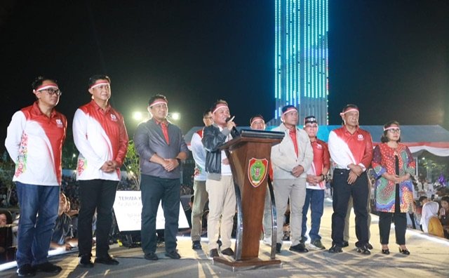 2008.Huma Betang Night Kado Spesial HUT RI dan HUT DAD Kalteng dari Gubernur Agustiar Sabran - 1