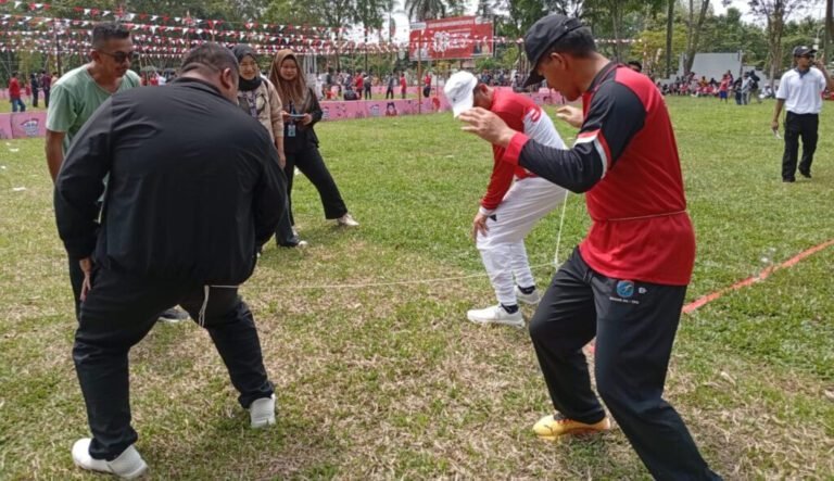 2408.Kepala OPD di Kapuas Ikut Seru-seruan Bareng Masyarakat