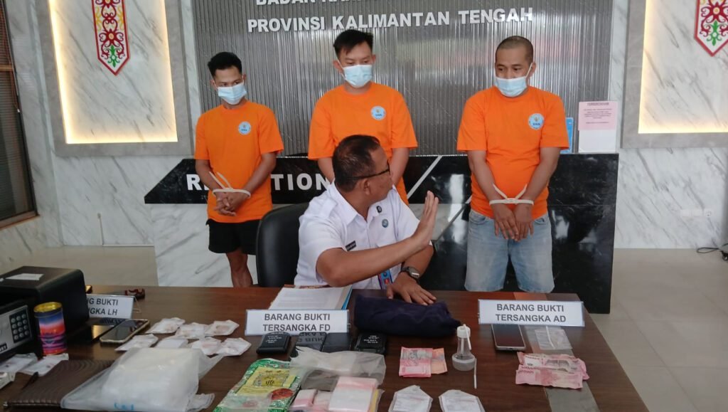 2708.Jaringan Narkoba Gunung Mas Dibongkar, BNNP Kalteng Amankan 1 Kg Sabu
