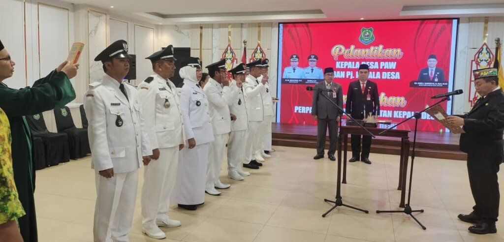 2908.Bupati Kapuas Lantik Sejumlah Kades