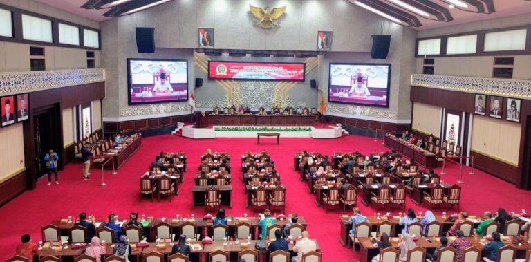 1209.DPRD Kalteng Sahkan Perubahan APBD 2025 Senilai Rp8,35 Triliun