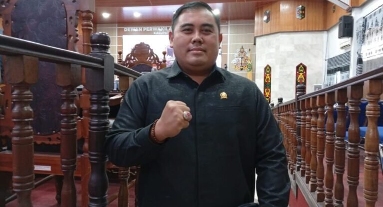 1409.Wakil Rakyat Ini Siap Pimpin Para Pendekar Kapuas Ukir Prestasi