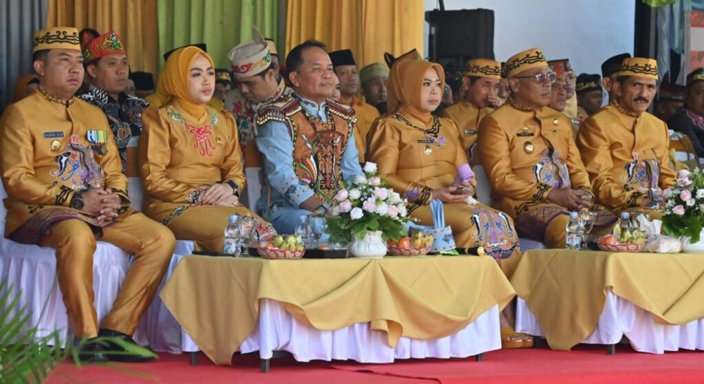 0410.Gubernur Kalteng Hadiri Upacara HUT Kotawaringin Barat, Tekankan Pembangunan Merata