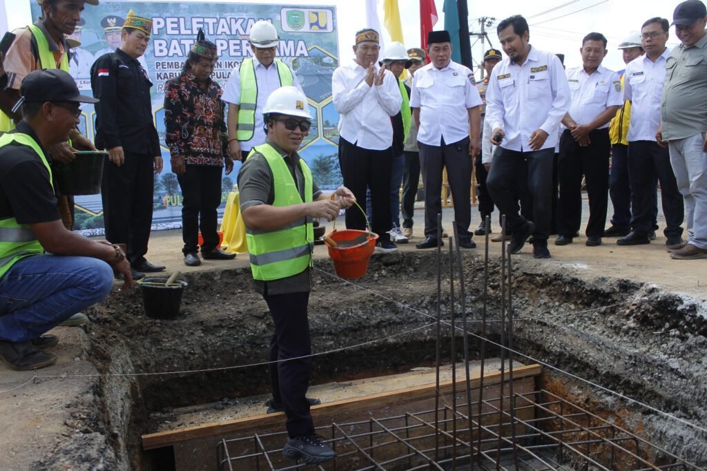 1510.Pembangunan Tugu Kumpang Mandau Pulang Pisau Resmi Dimulai