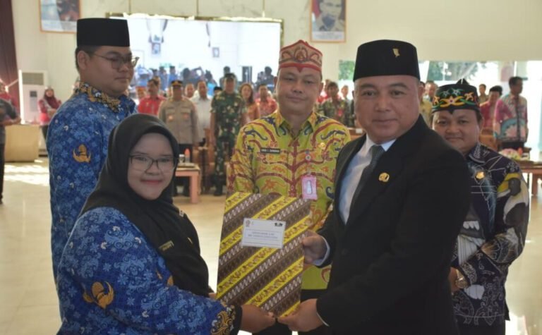 1610.344 PPPK Kapuas Terima SK