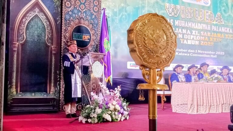 3110.Gubernur Kalteng Ajak Lulusan UMPR Bersinergi Bangun Daerah