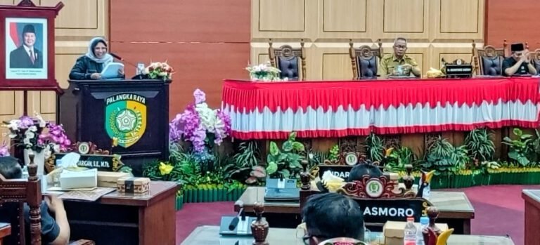 0311.Seluruh Fraksi DPRD Palangka Raya Setujui Rancangan APBD 2026
