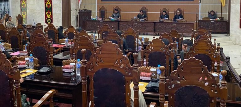 0411.Semua Fraksi DPRD Kapuas Setuju Pembahasan RAPBD Dilanjutkan
