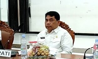 0611-Bupati-Shalahuddin