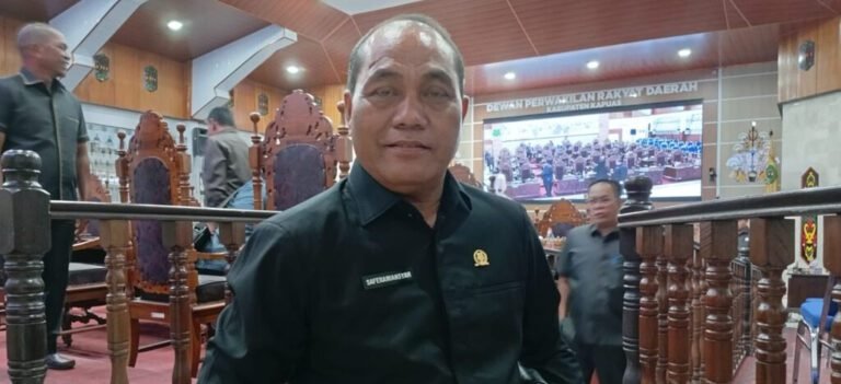 0911.DPRD Kapuas Dukung Program Jumat Bersih dan Hijau 2025