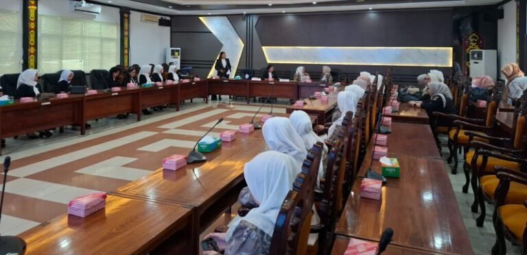 1002.IKIADE Kapuas Perkuat Kerja Sama dengan Gatriwara Tapin