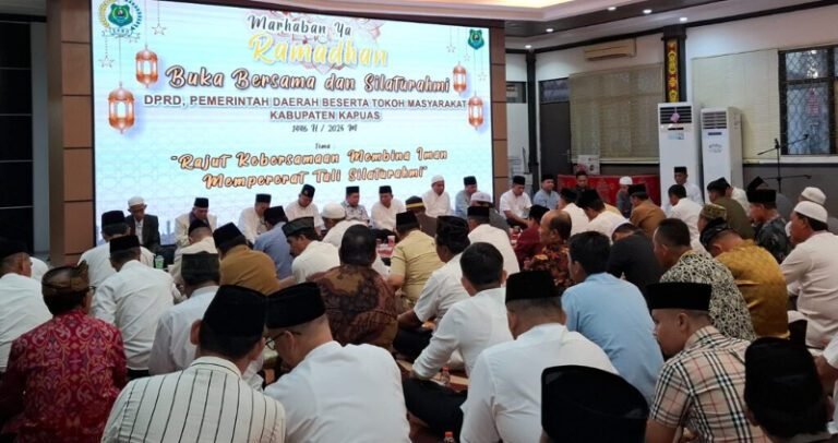 1003.DPRD Kapuas Jalin Kebersamaan Lintas Agama Lewat Buka Puasa Bersama