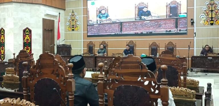 1203.DPRD Kapuas Resmi Bentuk Tiga Pansus untuk Bahas Enam Raperda