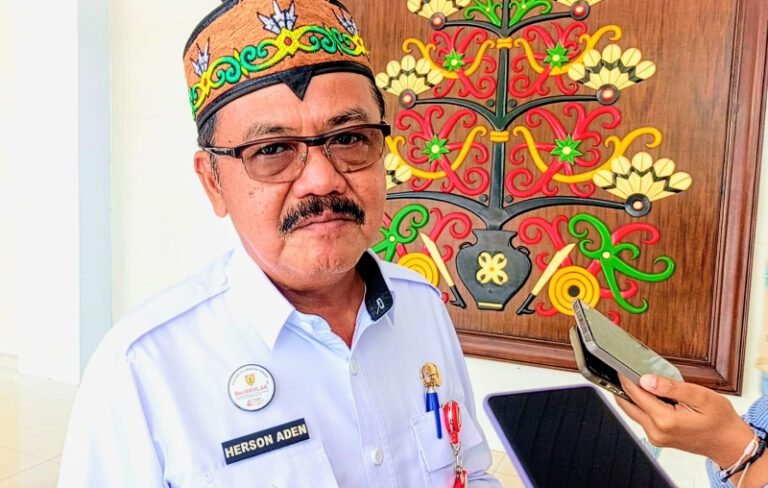 1211.Pemprov Kalteng Siap Mediasi Masalah Plasma dan Tuntutan Aliansi Masyarakat Adat