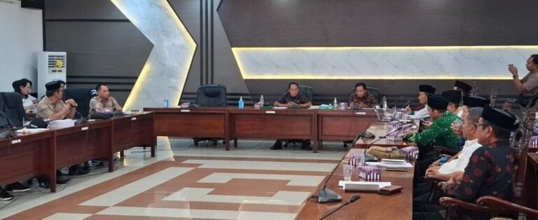 1701.Komisi IV DPRD Kapuas Tampung Aspirasi Guru Madrasah