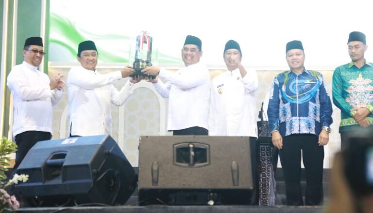 2111.Barito Utara Juara Umum MTQH Kalteng 2025