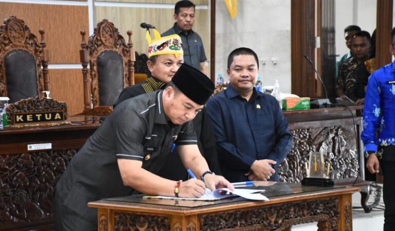 2205.DPRD Kapuas Teken Rancangan Awal RPJMD 2025-2029