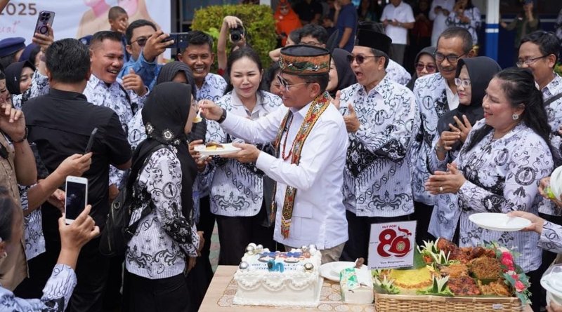 2511.Agustiar Sabran Tegaskan Akselerasi Kualitas Guru pada Peringatan HGN 2025