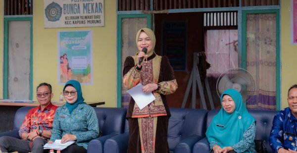 0412.Ketua TP-PKK Kapuas Dorong Keluarga Ikut Program Deteksi Dini Kanker