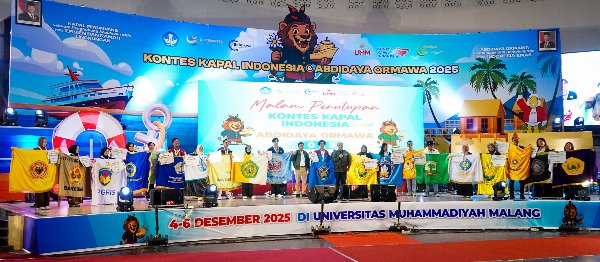 0912.Tim PPK Ormawa FK UPR Raih Penghargaan Manajemen Terbaik