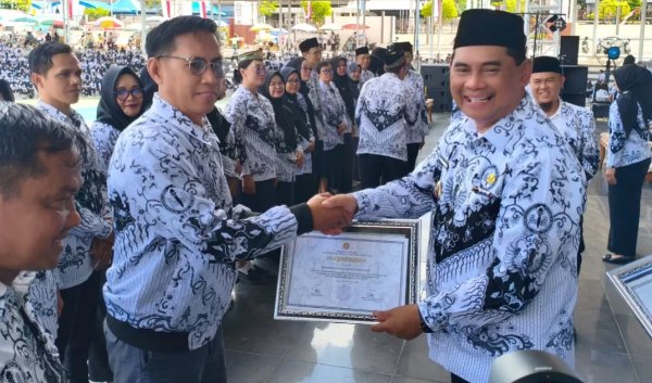 1112.Bupati Tegaskan PGRI Jadi Garda Depan Penjaga Mutu Pendidikan