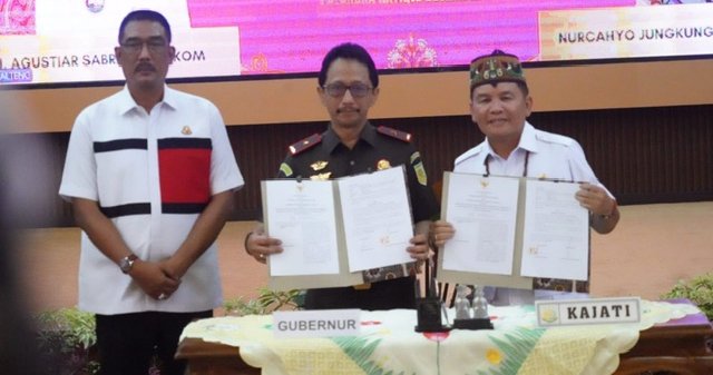 1912.Pemprov Kalteng dan Kejati Tingkatkan Sinergi Penegakan Hukum Lewat MoU