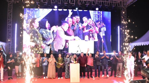 0101.Konser Amal di Kapuas Raup Rp200 Juta untuk Korban Bencana Sumatera - Aceh