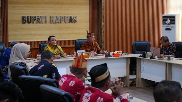 1501.Pemkab Kapuas Matangkan Laporan Kinerja Program Strategis Nasional 2025