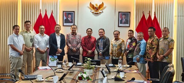 0402.Gubernur Kalteng Bahas Optimalisasi DBH-DR dengan Menhut RI