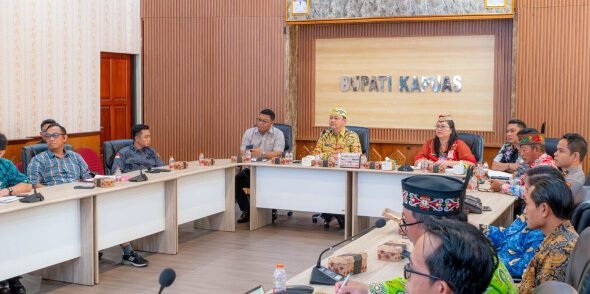 0602.Pemkab Kapuas Mediasi Sengketa Lahan Warga dan PT Asmin Bara Bronang