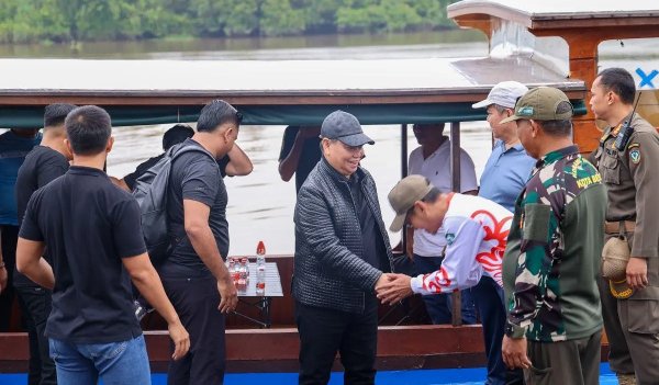 0802.Bupati Kotim Resmikan Kelotok Susur Sungai Pulau Hanibung