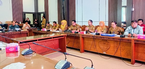 0902.DPRD dan Pemprov Kalteng Percepat Pembahasan Ranperda Penyelenggaraan Perpustakaan