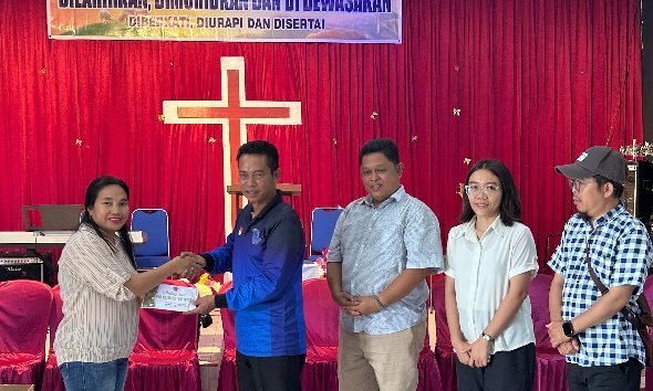 1602.PWI Kalteng Serahkan Donasi ke Tiga Panti Sosial