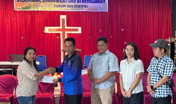 1602.PWI Kalteng Serahkan Donasi ke Tiga Panti Sosial