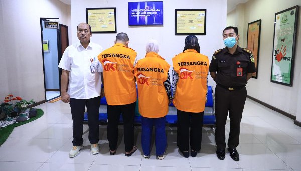 2402.OJK Serahkan Tersangka dan Bukti Dugaan Tindak Pidana di BPR Panca Dana ke Kejaksaan