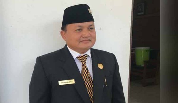 0903.Ketua DPRD Kapuas Imbau Warga Belanja Wajar Jelang Lebaran