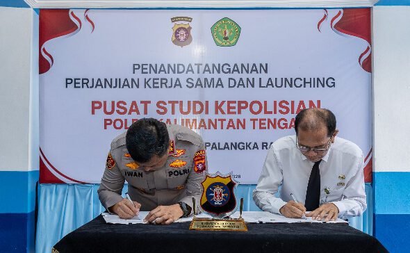 1003.Kapolda Kalteng dan Rektor UPR Resmikan Pusat Studi Kepolisian