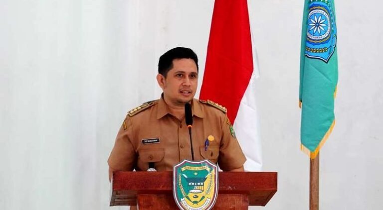 1201-Camat-Lahei-Barat-Adi-Suwarman