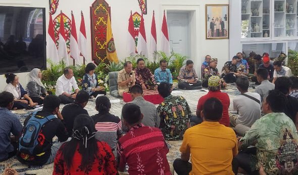 1303.Gubernur Kalteng Janji Perjuangkan Legalitas Tambang Rakyat