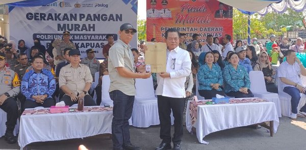 1303.Pemprov Kalteng Salurkan KHBS kepada Warga Kapuas