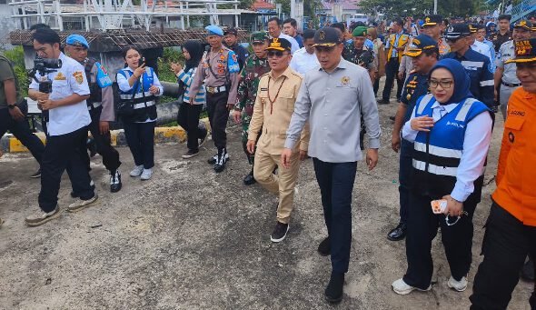 1603.Gubernur Kalteng Pantau Arus Mudik dan Pasar Murah di Sampit