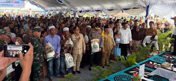 1703.Bantuan Pangan dari Presiden Mengalir ke Warga Kotim