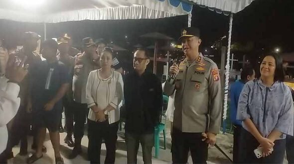 0404.Wali Kota dan Kapolda Pantau Malam Paskah di TPU Km 12