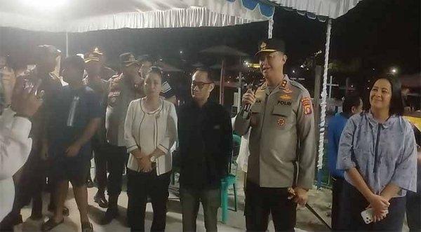 0404.Wali Kota dan Kapolda Pantau Malam Paskah di TPU Km 12