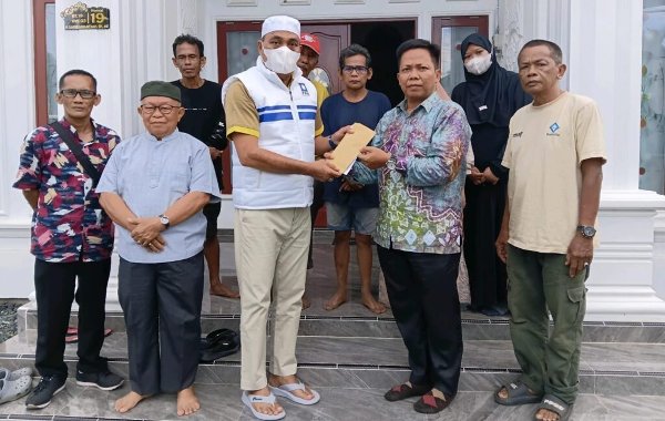 0504.Saferaniansyah Salurkan Santunan untuk Korban Kebakaran Selat Tengah